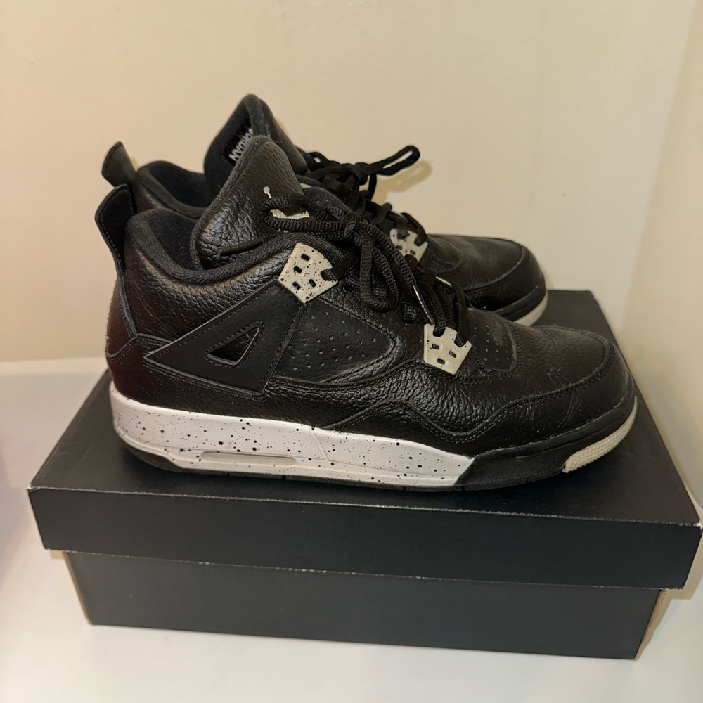 Jordan 4 Retro
Oreo (2015)